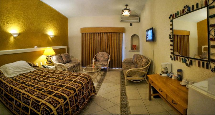 Hotel Mision Santa Maria San Quintin Esterno foto