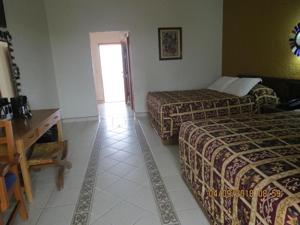 Hotel Mision Santa Maria San Quintin Esterno foto