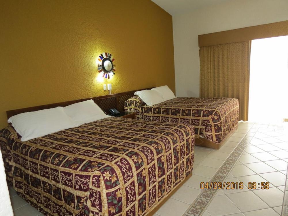 Hotel Mision Santa Maria San Quintin Esterno foto