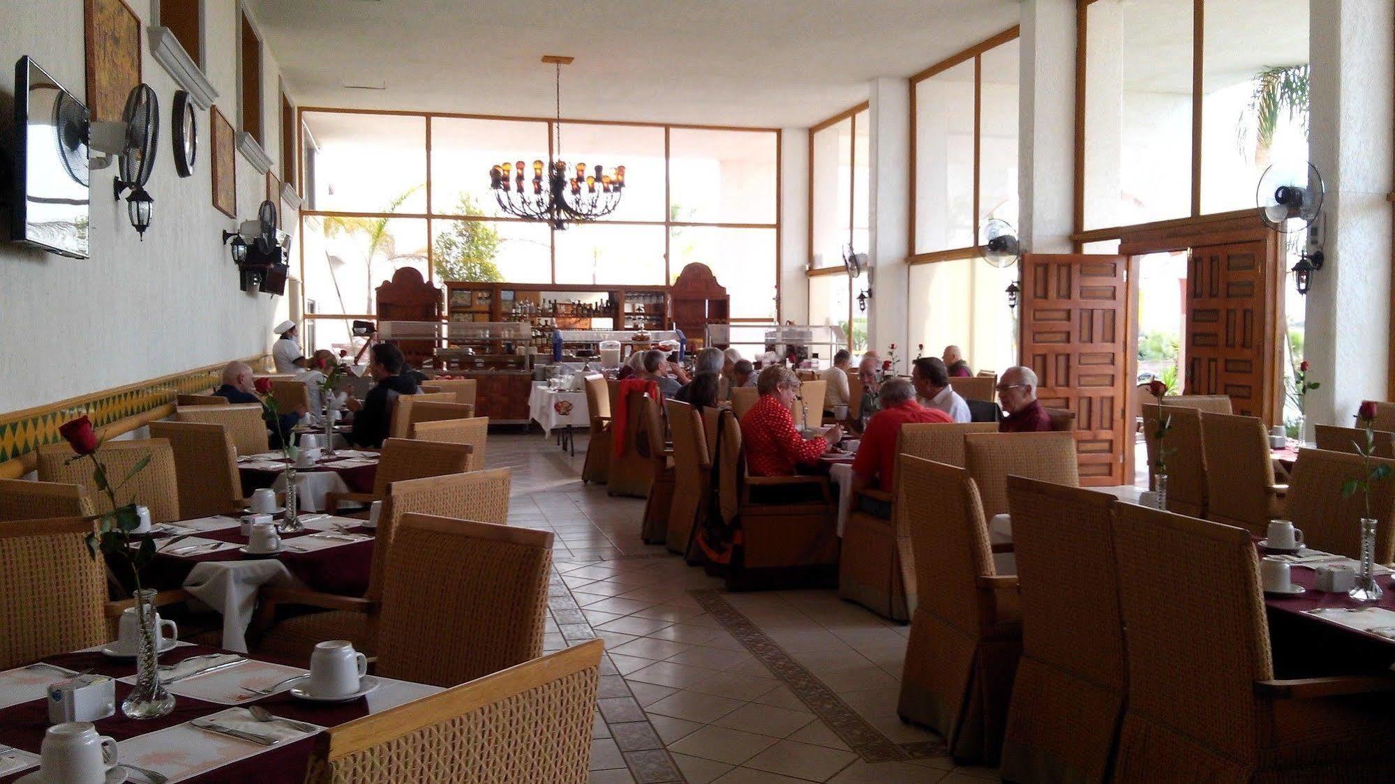 Hotel Mision Santa Maria San Quintin Esterno foto